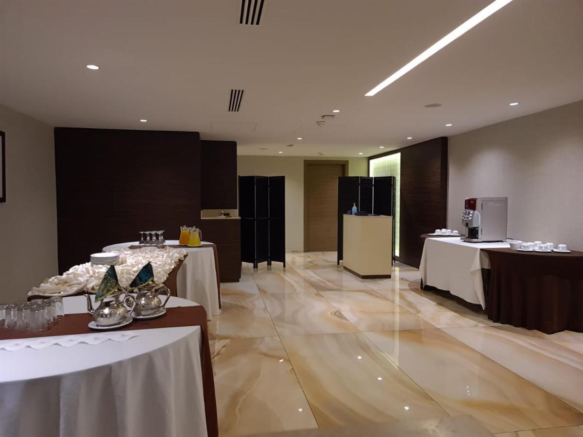 เกนซิ ซิดิ มารูฟ Hotel คาซาบลังกา ภายนอก รูปภาพ